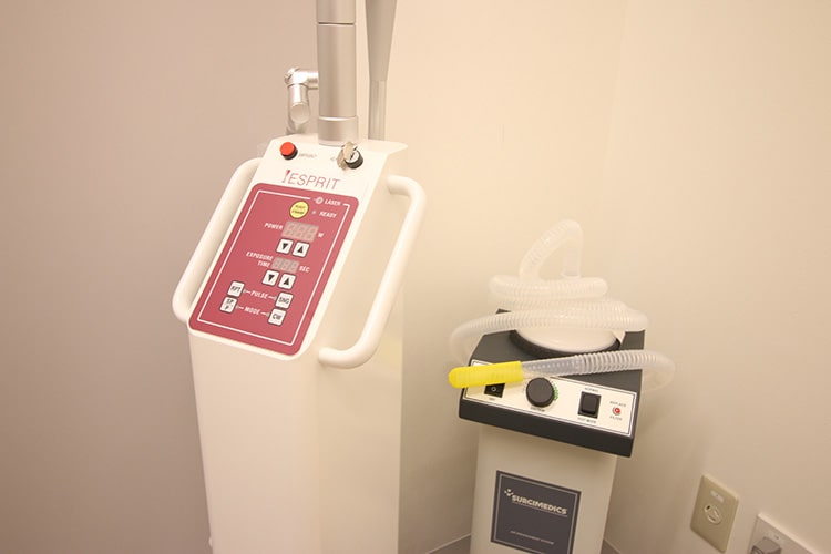 CO2高周波レーザー